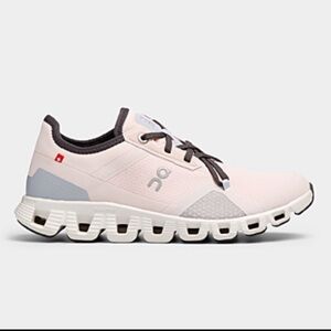 Cloud X3 as.The ultra-agile shoe for mixed-sport workouts and all-day wear.